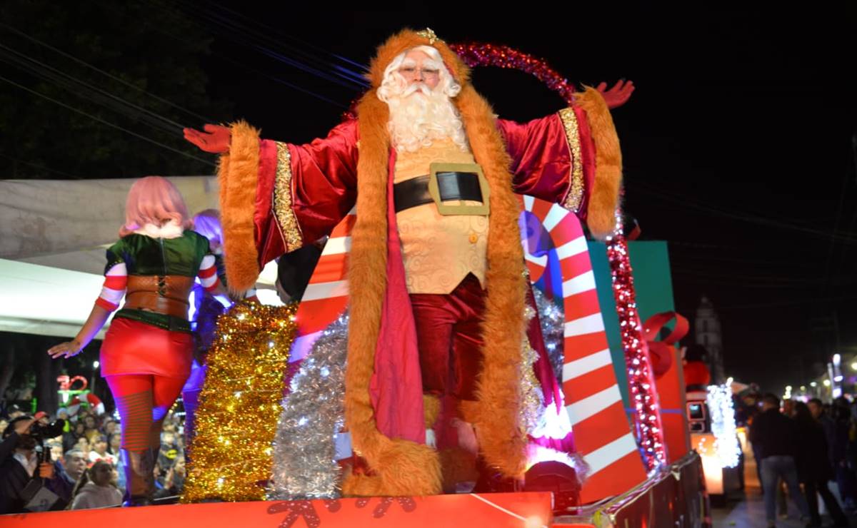 Con el Grinch y Santa Claus se encendió la Navidad en Soledad