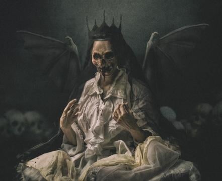 Del horror a los fenómenos sobrenaturales, la propuesta de la artista visual Lorena Torres