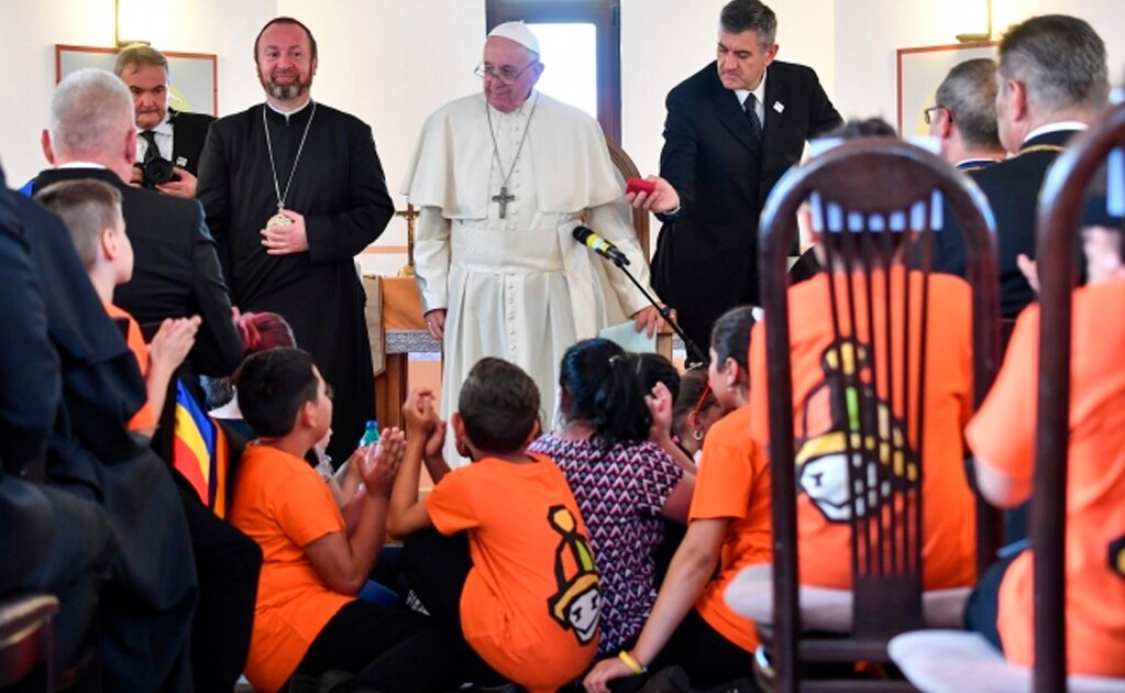 El Papa pide perdón a la comunidad gitana por su discriminación y maltrato