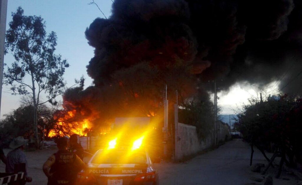 Se incendia planta recicladora en Pozos