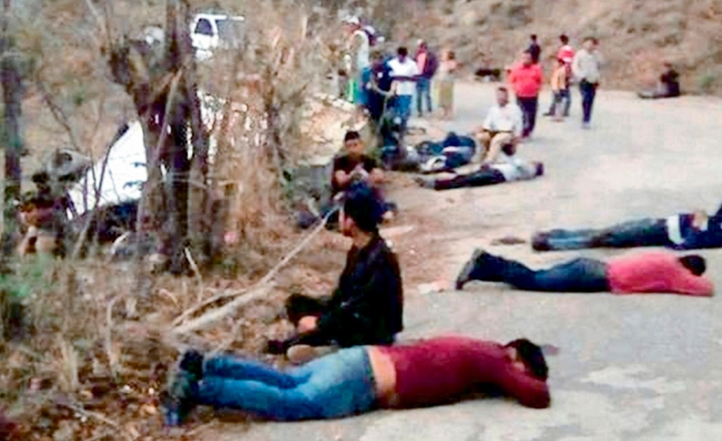 Volcadura deja a 25 migrantes muertos y 30 lesionados