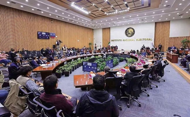 Reforma Electoral plantea deshidratar al INE 