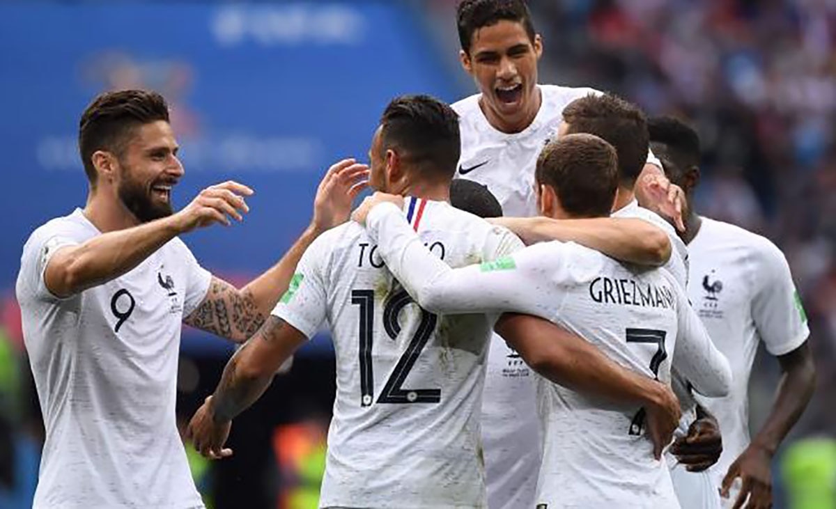 Francia avanza a semifinales tras vencer a Uruguay