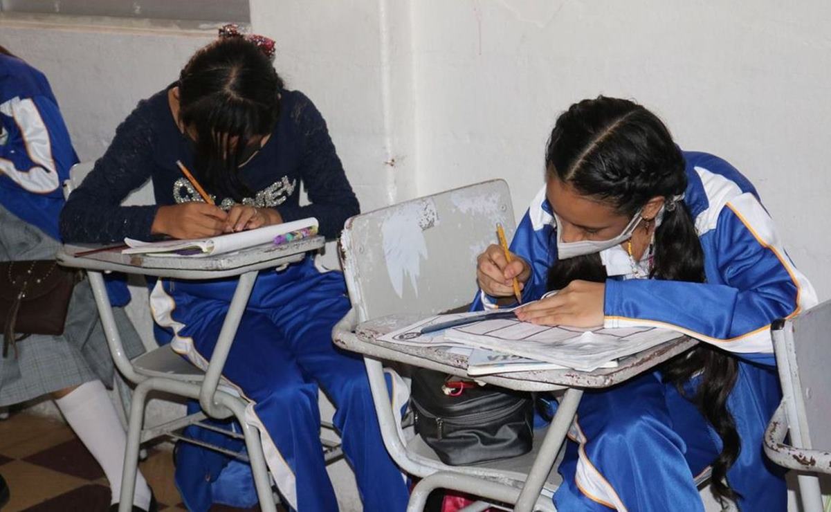 A un mes de regreso a clases en SLP, alumnos siguen sin libros de texto. Foto: Especial