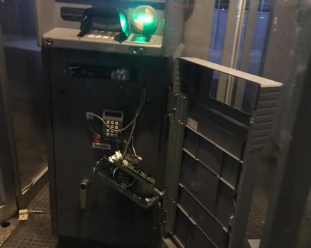 Grupo armado intenta robar cajero automático; policías frustran el ataque  