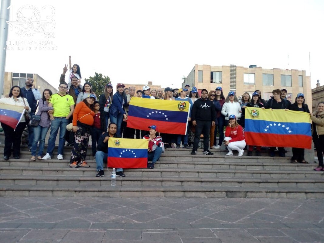 Venezolanos en SLP se manifiestan contra Nicolás Maduro