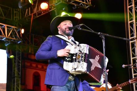 Intocable enamora con su presentación en la FENAE