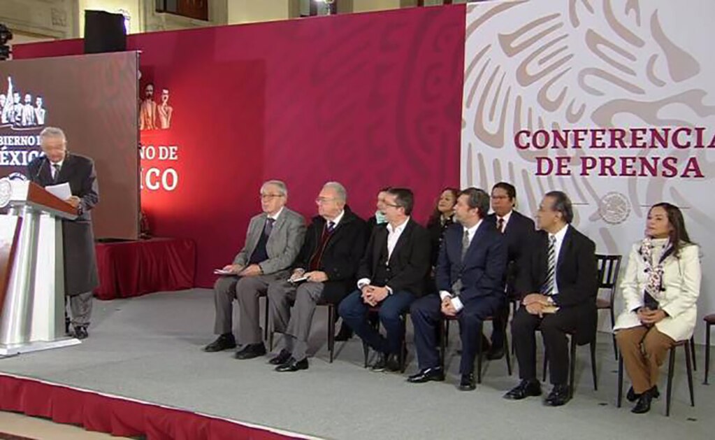 AMLO ofrece autonomía a medios de comunicación del Estado