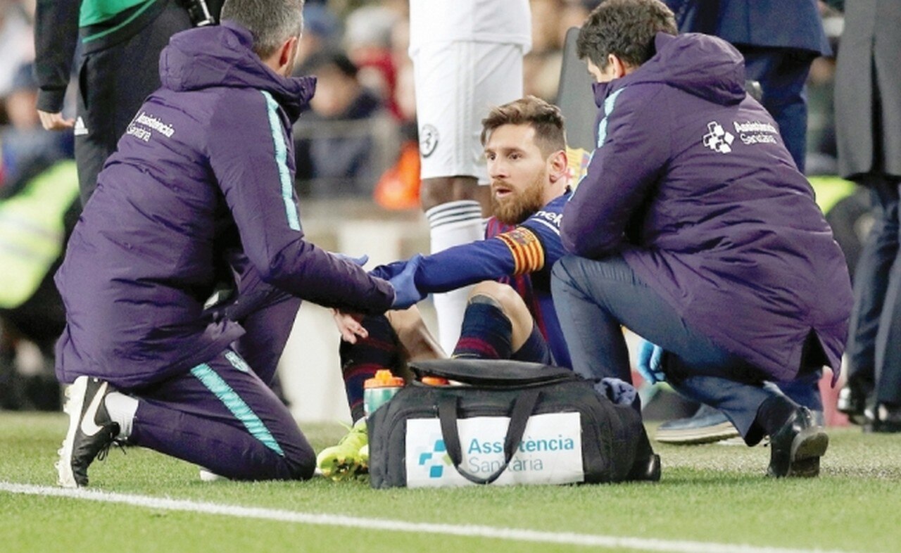 Leo no entrena con el resto del equipo; esperan logre regresar