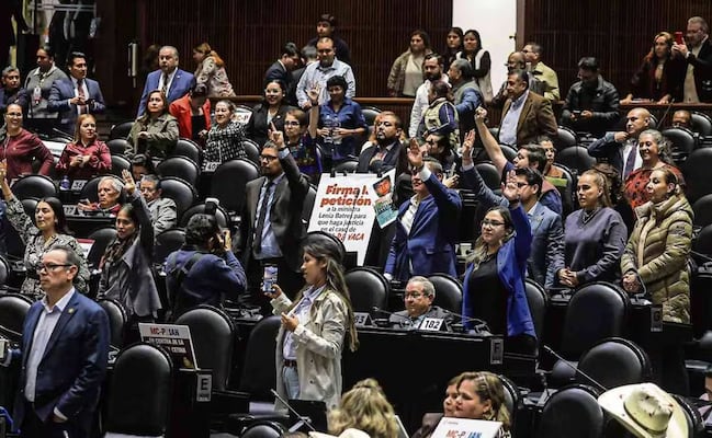 Diputados y senadores se dan "dulce Navidad" de 208 mdp