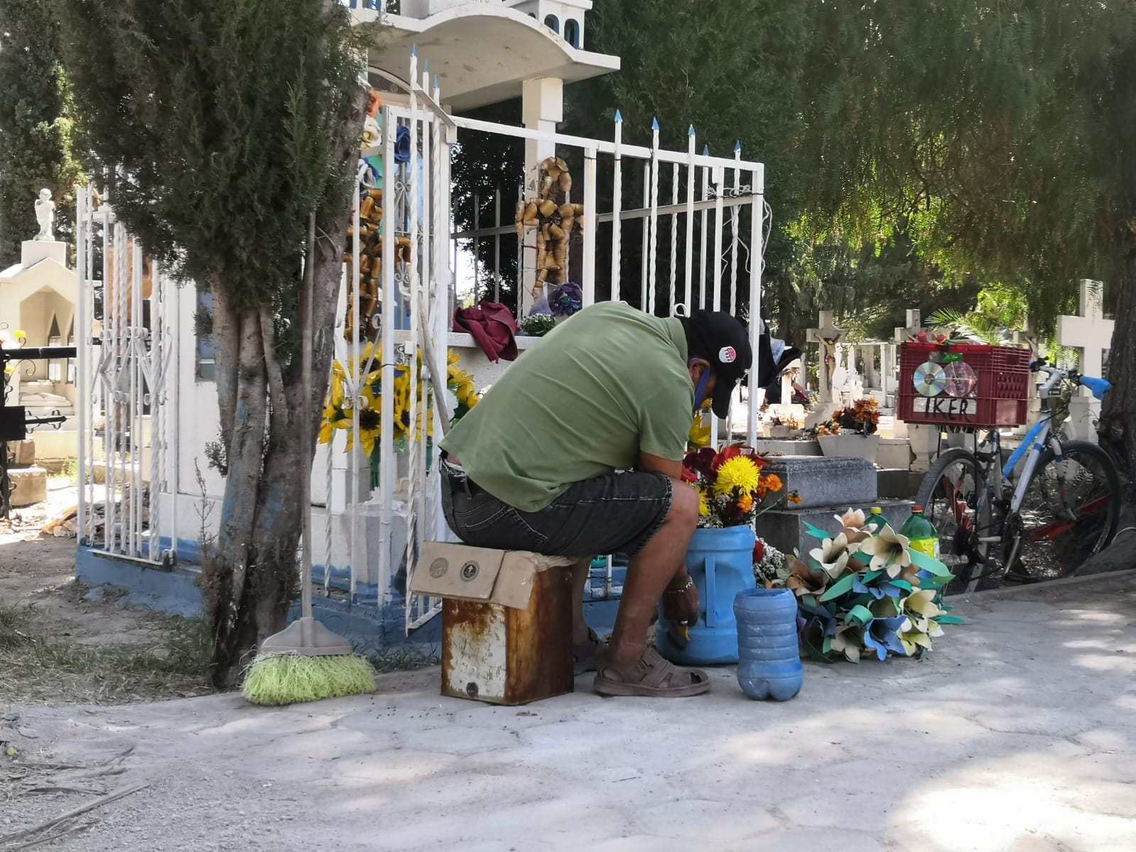 Panteones por Día de Muertos operarán al 30% de aforo: Coepris