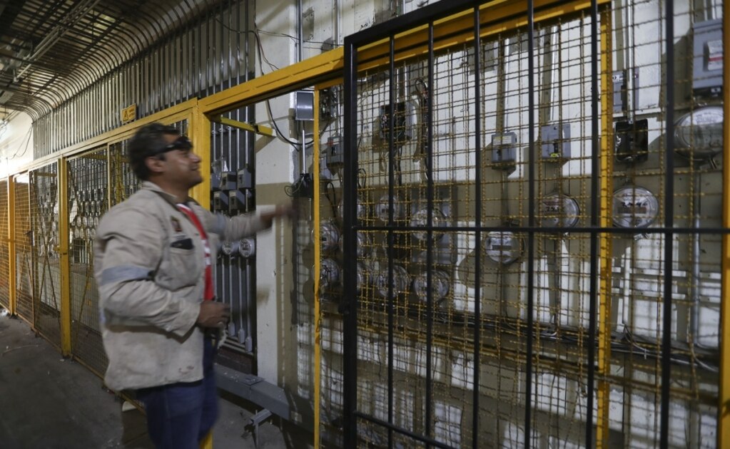 Pide López Obrador a tabasqueños dejar atrás la resistencia y que paguen la luz