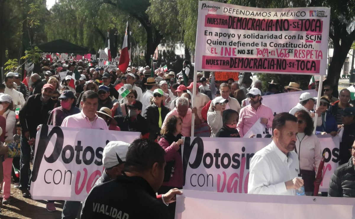 "Marcha por la Democracia" 2024: Reportan más de 6 mil participantes en SLP