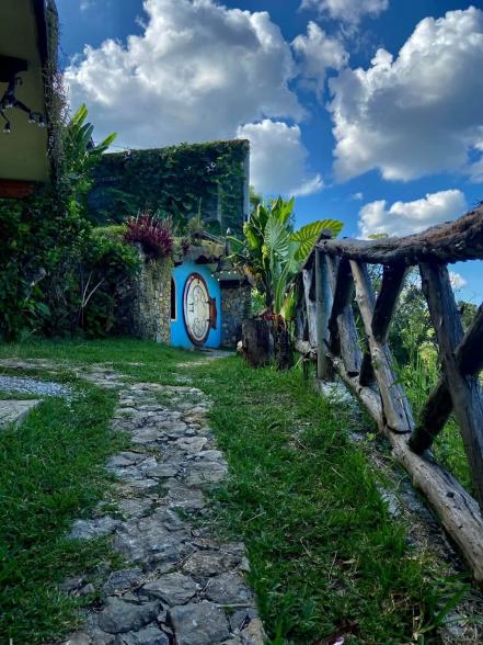 Xilitla Pueblo Mágico. ¿Cuánto cuesta hospedarse en la madriguera hobbit?