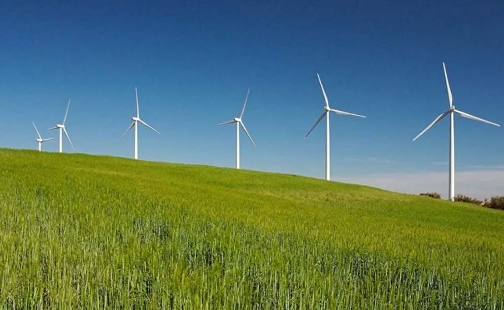 Estos son los obstáculos de la 4T a las energías renovables