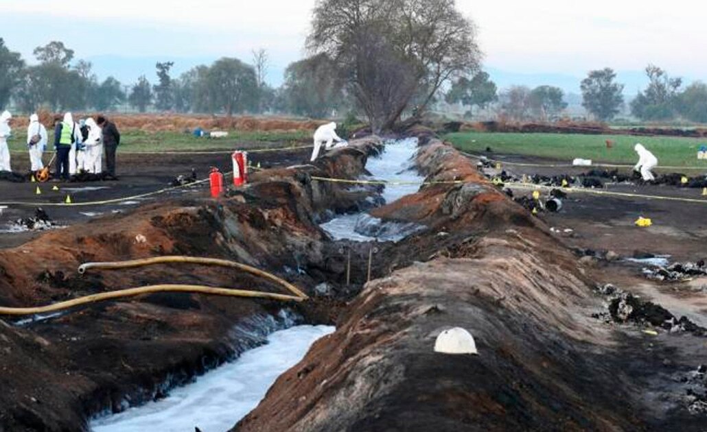 Erika busca a su hermana tras explosión de ducto; "le tengo que entregar algo a mi mamá", dice