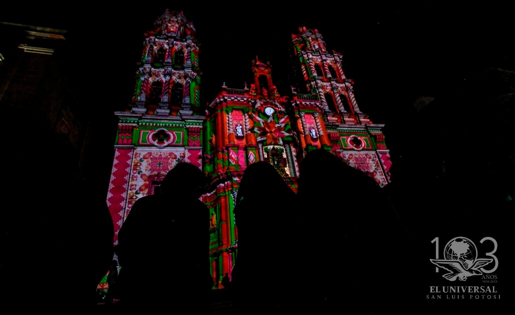 “Fiesta de Luz” baña de colores a edificios del Centro Histórico