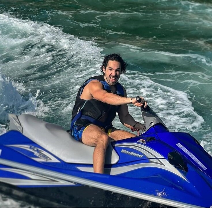 José Luis comparte fotos de sus viajes en redes sociales