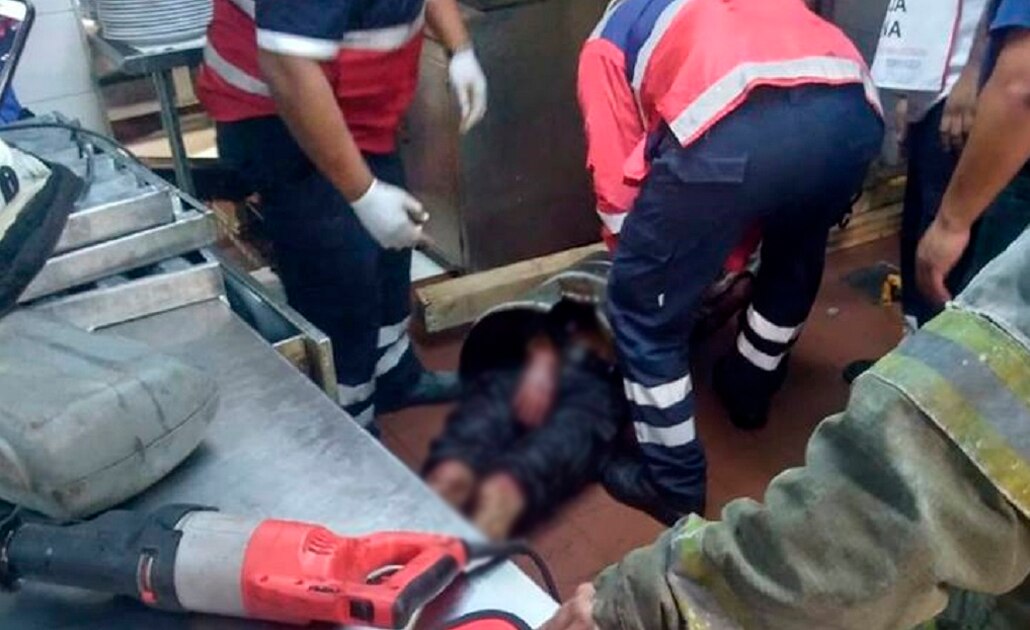 Prisión preventiva para hombre que se atoró en ducto