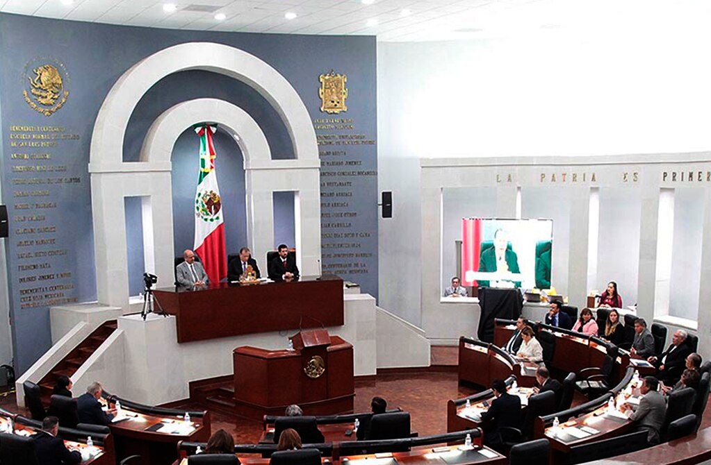 Legislatura se despide con escándalos