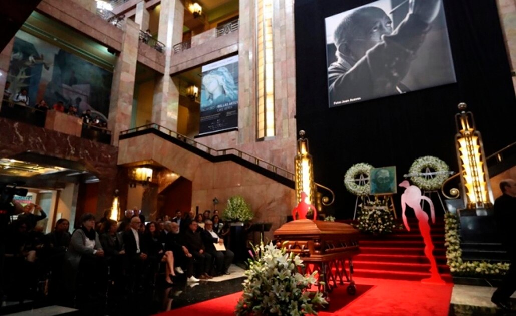Despiden a Gilberto Aceves Navarro en Bellas Artes
