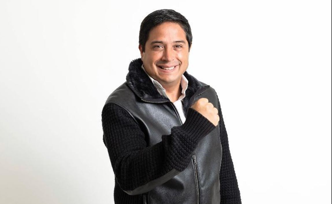 Tekmol, el candidato a la gubernatura de SLP que no contesta "mam..." y baila con burros 