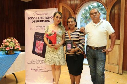 Elva Téllez se convierte en la primera mujer de Tamazunchale en publicar un libro