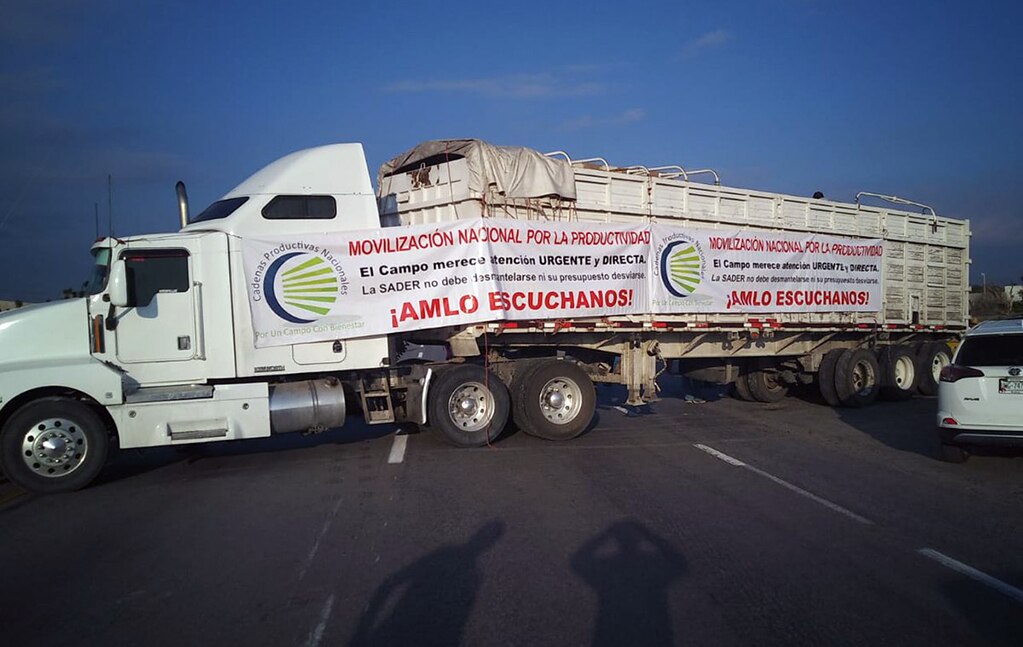 Productores agrícolas inician bloqueos en carretera 57 