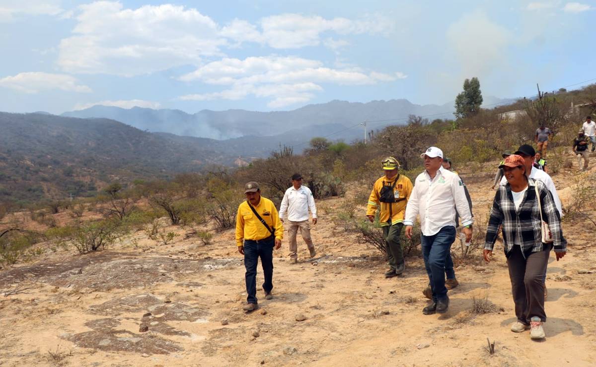 Gobernador de SLP supervisa combate a incendio forestal en Santa María del Río; reconoce labor de brigadistas
