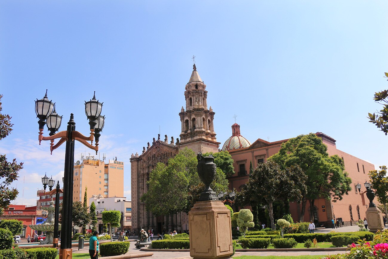 Vivir en el Centro Histórico equivale al costo de una vivienda residencial 