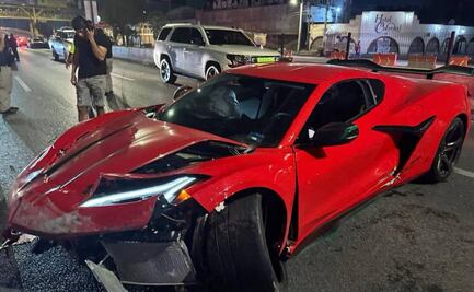 Carrerita entre vehículos de lujo termina en choque en Av. Salvador Nava de SLP