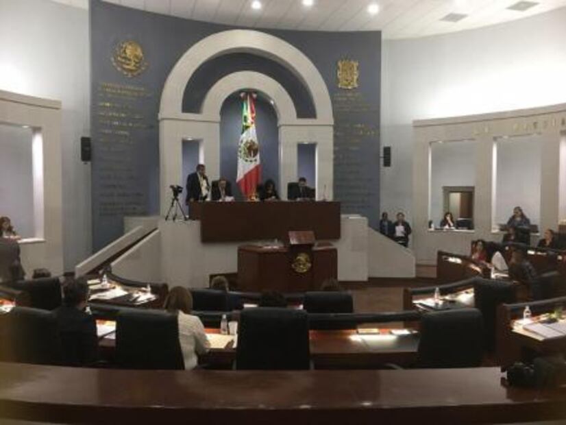 Congreso incumple criterios en salarios de contracción bajo honorarios