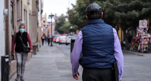 En 24 horas cuatro adultos mayores murieron por Covid en SLP; tres contaban con esquema completo de vacunación 