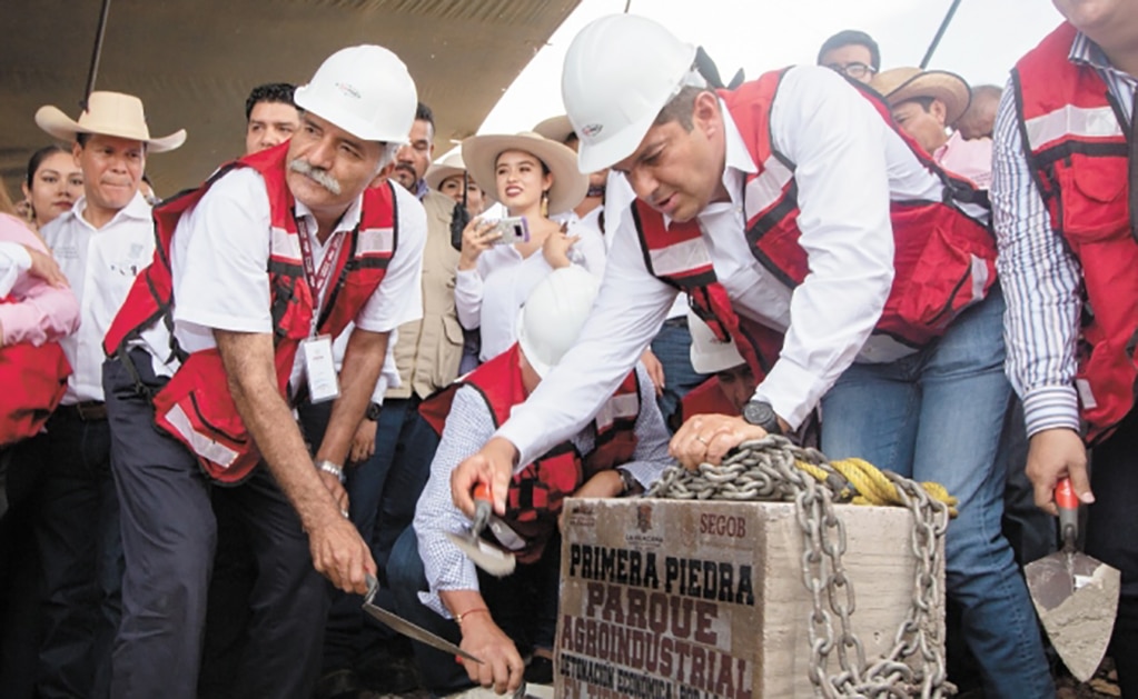 Aureoles y Peralta chocan por autodefensas