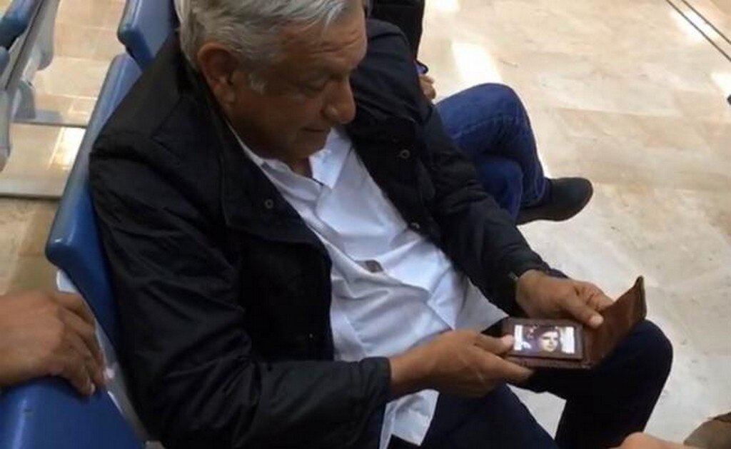 López Obrador estrena cartera previo al debate