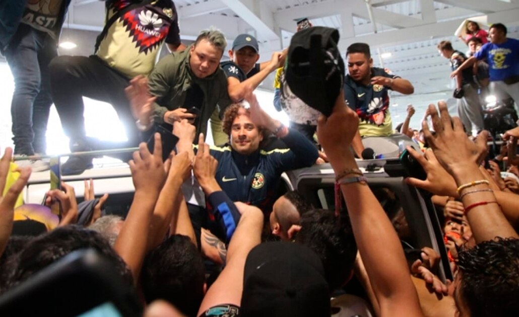 Así recibieron a Guillermo Ochoa en CDMX