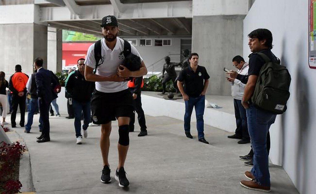 Néstor Araujo progresa en su rehabilitación