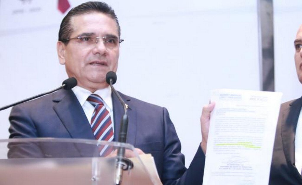  Silvano Aureoles llevará ante Corte controversia por superdelegados