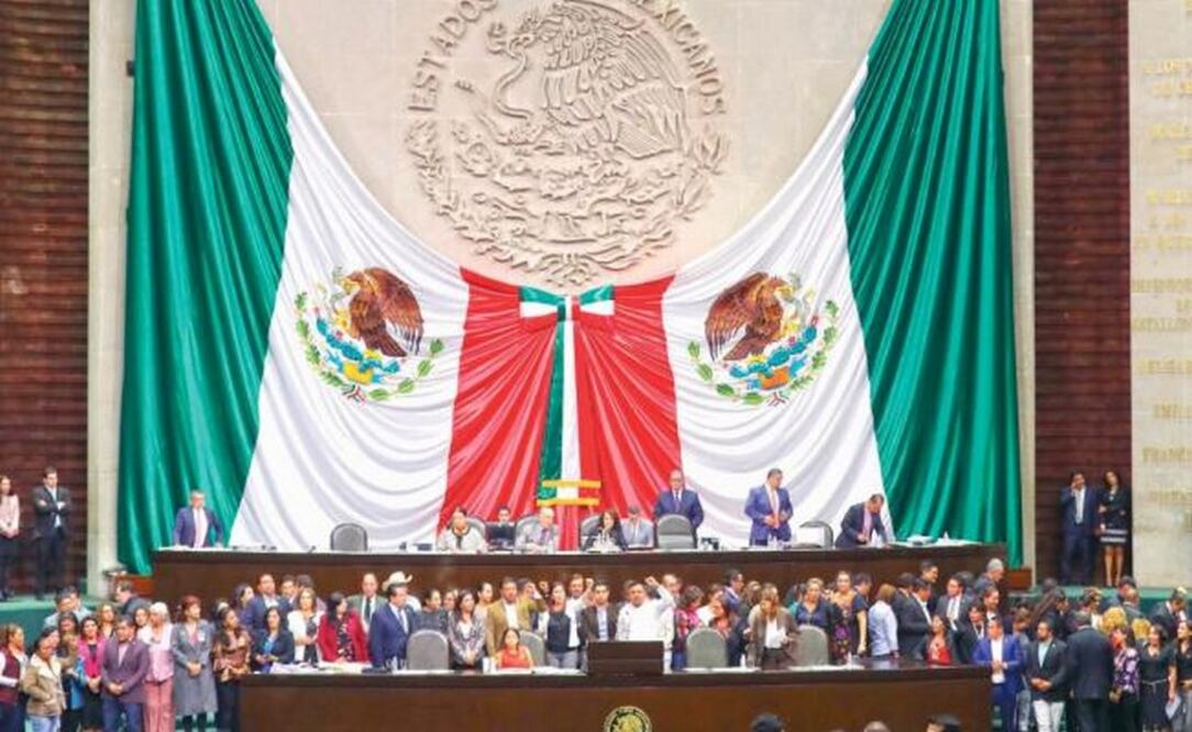 En la Cámara de Diputados, las bancadas de PRI y PAN buscan quedarse cada uno con nueve comisiones. (ARCHIVO EL UNIVERSAL)