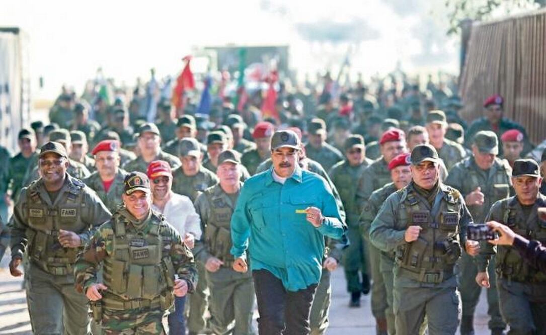 El presidente Nicolás Maduro participó ayer en ejercicios militares (REUTERS)