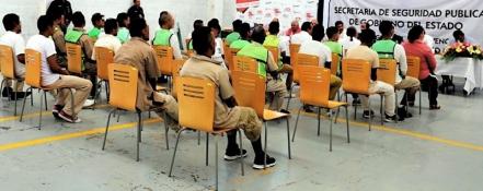 Capacitan a internos de La Pila