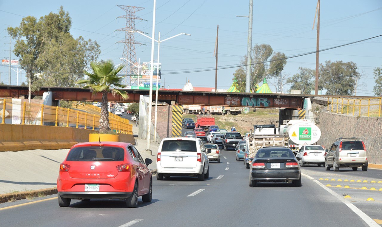 Retrasan ampliación sobre puente Pemex