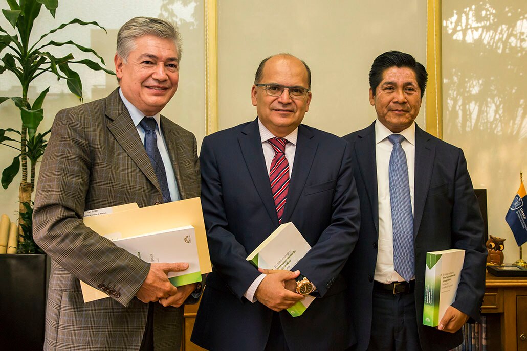 Presenta UASLP libro sobre delitos ecológicos