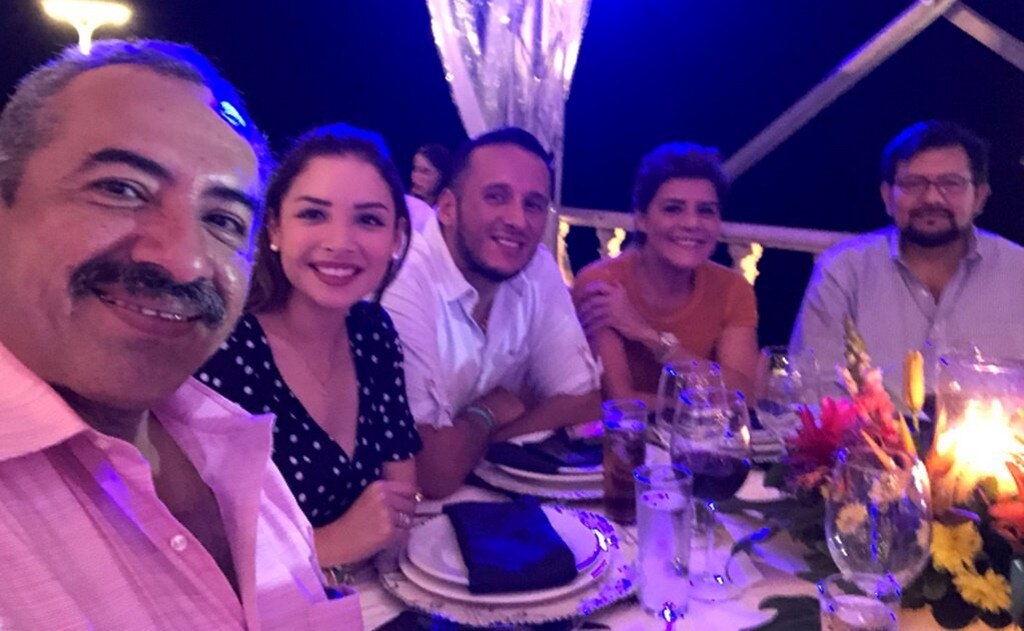  Critican cena de gala de diputados en Sinaloa