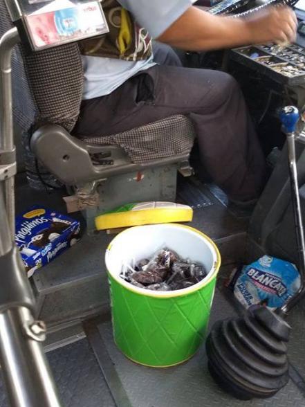 Choferes de transporte urbano celebran el Día del Niño