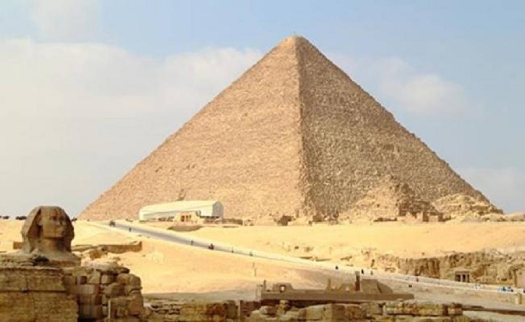 Hallan cuatro ataúdes al sur de las Pirámides de Guiza