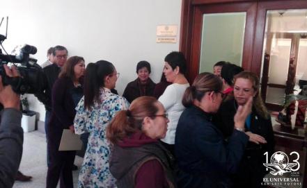 Sindicalizados se manifiestan por impago a pensionados