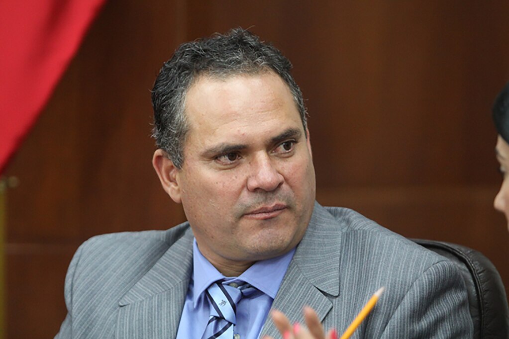 Revisarán ternas de fiscales sin tinte político: diputado