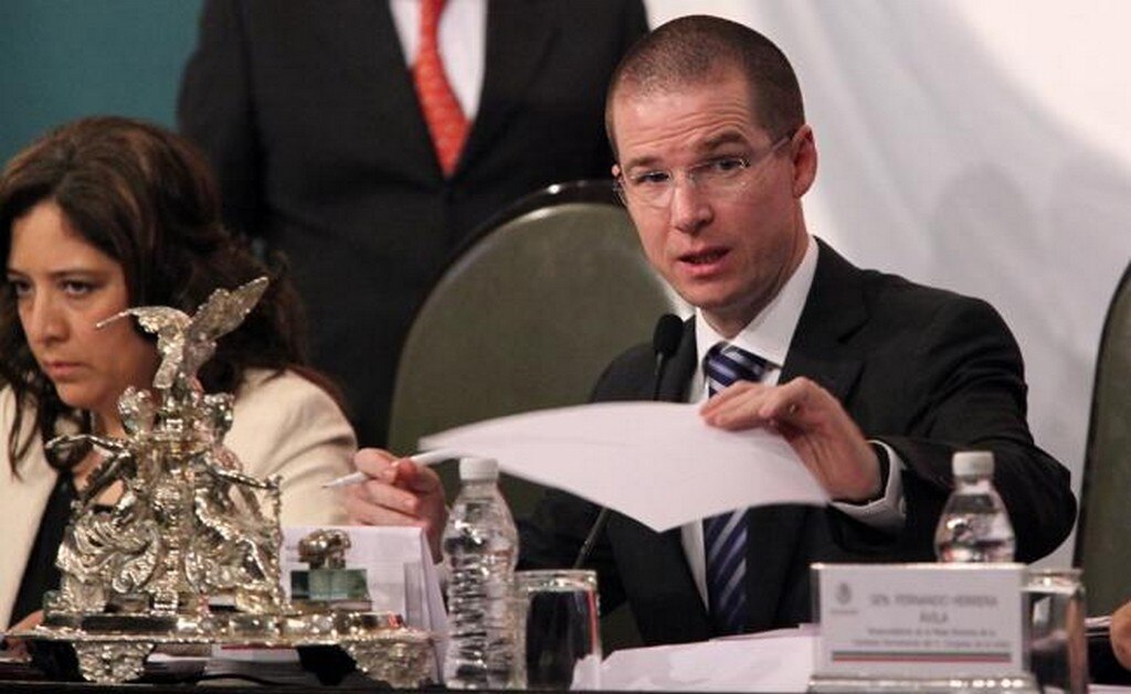 Ricardo Anaya, candidato a la presidencia de la coalición Por México al Frente, votó en contra de tres de las cuatro leyes que abrieron la puerta a la liberación del precio de la gasolina (Foto: Archivo / EL UNIVERSAL)