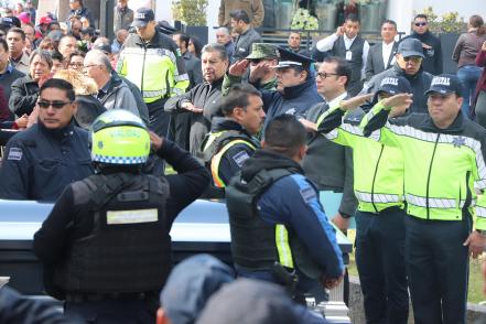 Homenajean a policía municipal asesinado en Las Pilitas